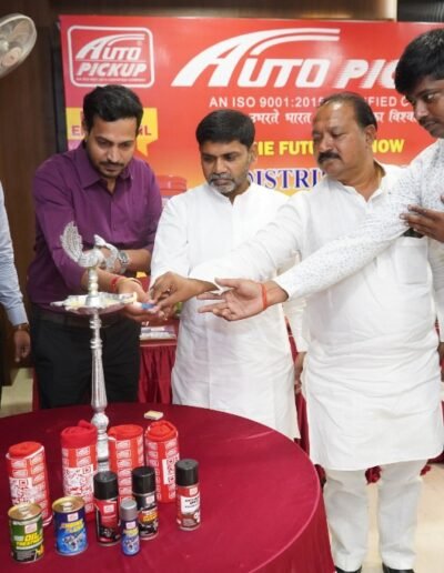 auto pickup Distributors meet varanasi